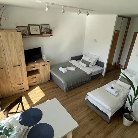 Riviera Hills Apartament *